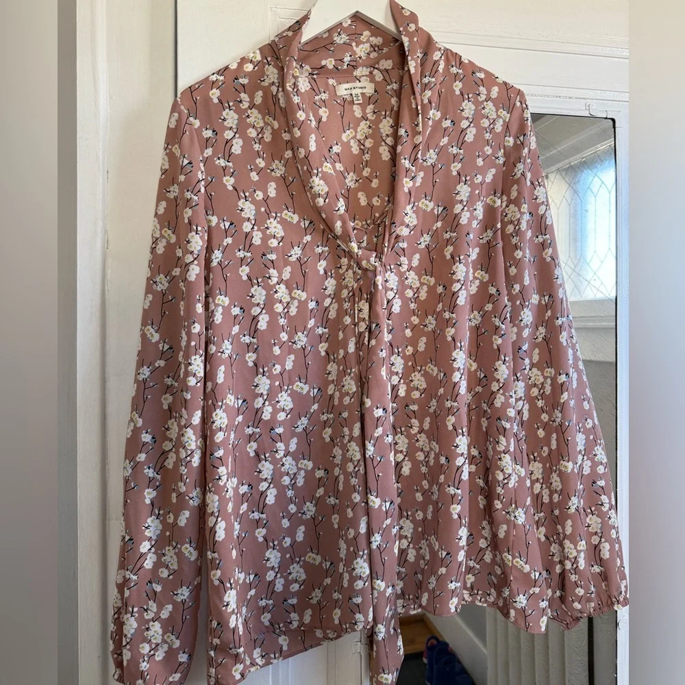 Max Studio tie neck bow cherry blossom Floral Pink Women's Top